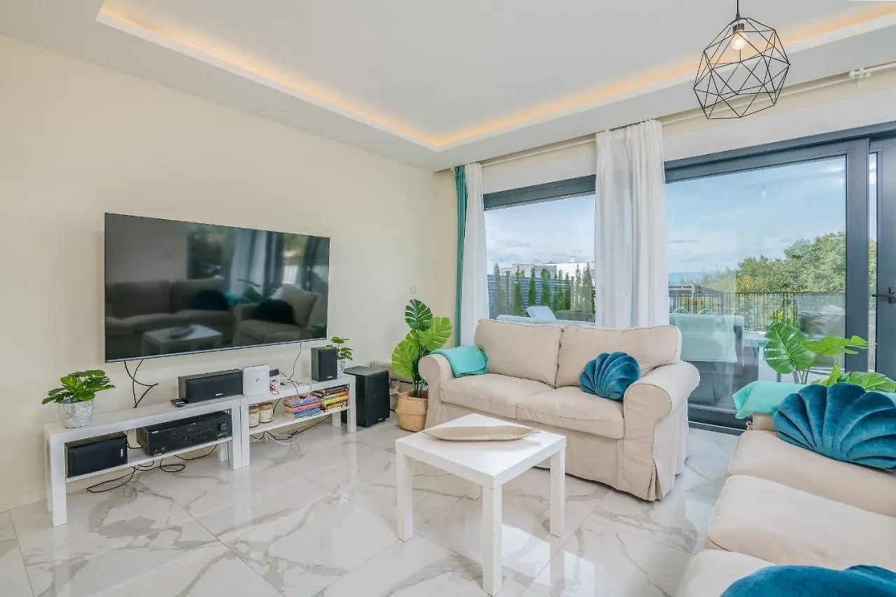 Apartment Sofija With Private Pool And Sea View Malinska