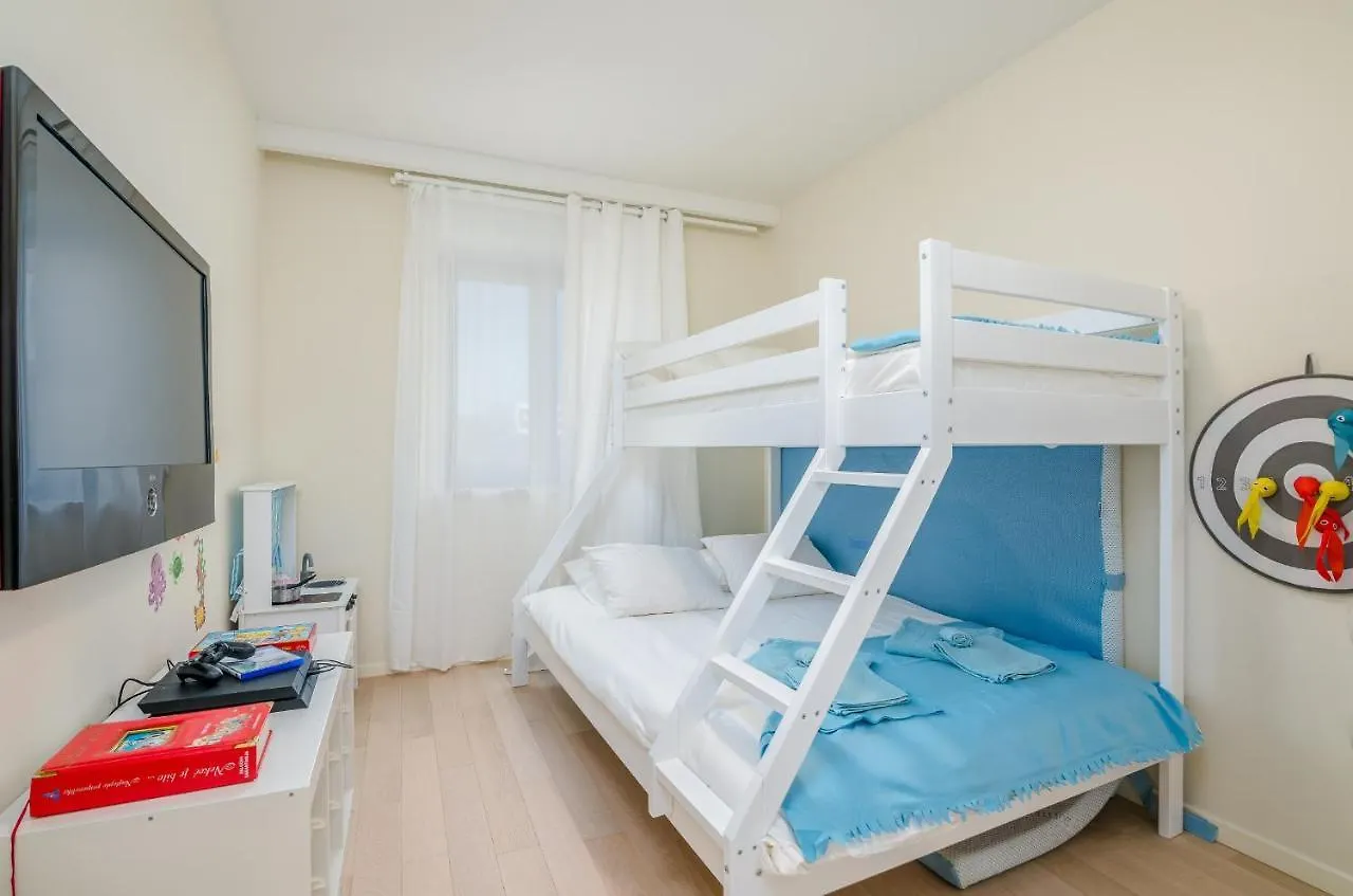 Apartment Sofija With Private Pool And Sea View Malinska