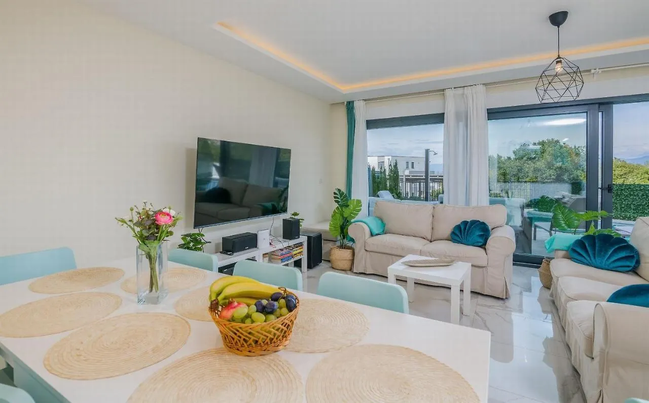 Apartment Sofija With Private Pool And Sea View Malinska